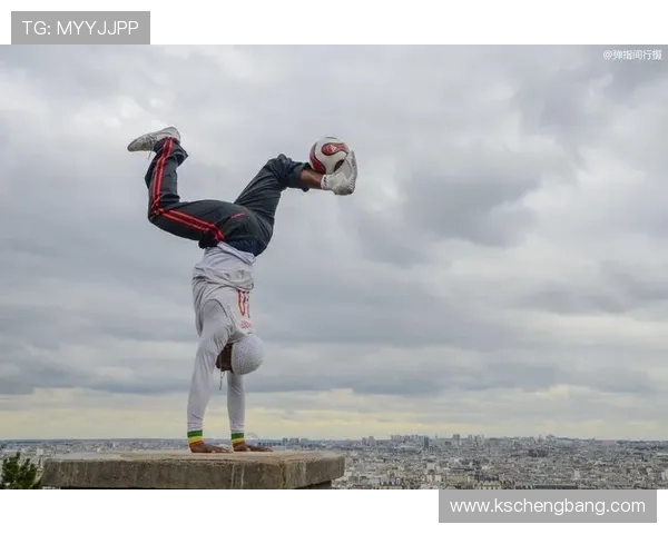 足球明星街头足球秀挑战极限展现非凡技艺与风采 足球明星街头足球秀挑战极限展现非凡技艺与风采